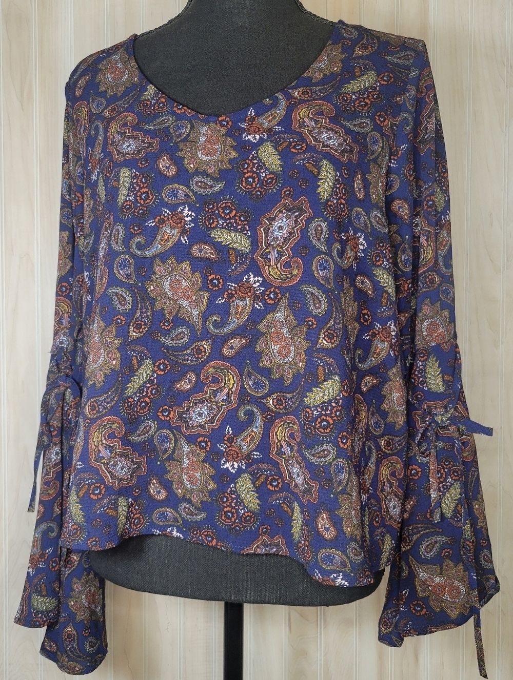 No Comment Navy Paisley Bell Sleeve Boho Top Sz Med